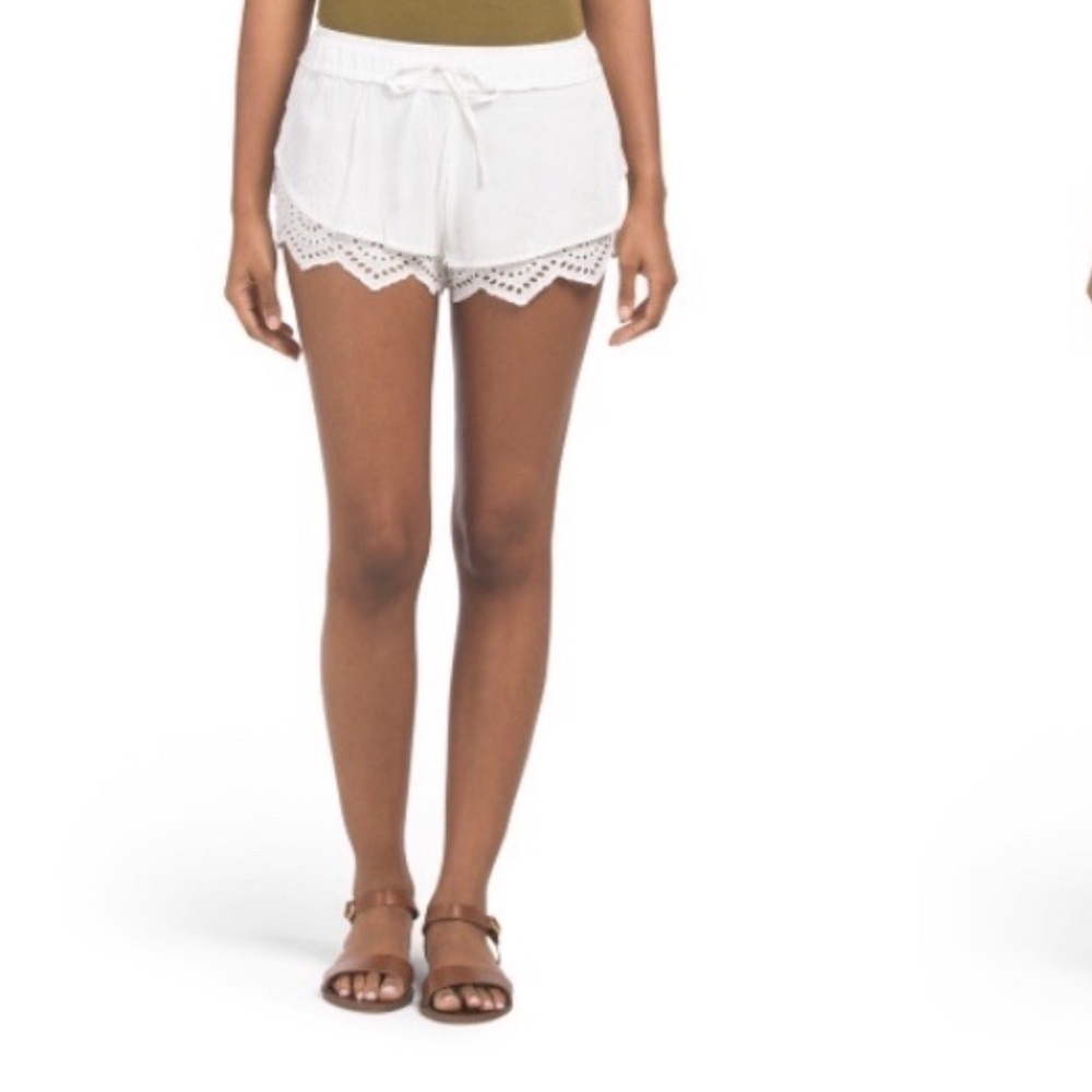 White Lace Trim Shorts - Picture 3 of 4